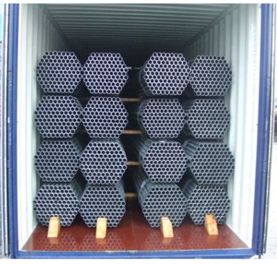 أنابيب الصلب المجلفن في الحاوية galvanized steel pipe in container