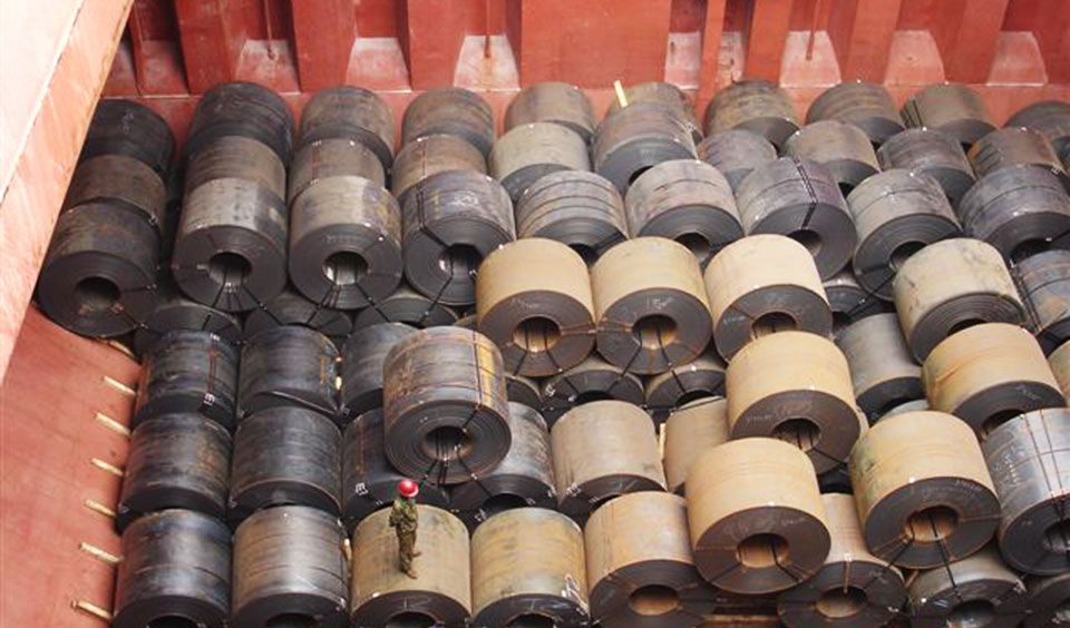 الشحن لفائف الصلب المدرفلة على الساخن الشحن لفائف الصلب المدرفلة على الساخن