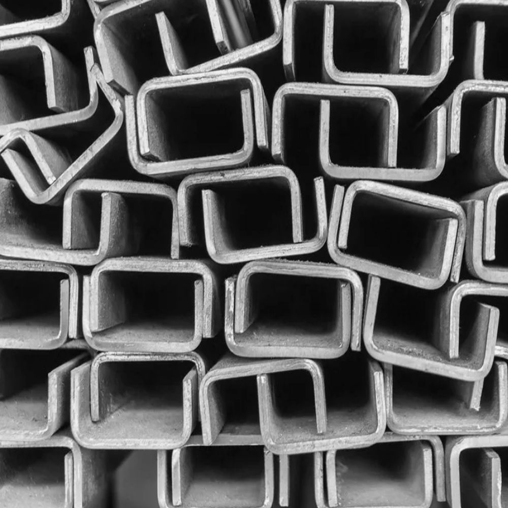 ما هي استخدامات وخصائص الفولاذ على شكل حرف U؟